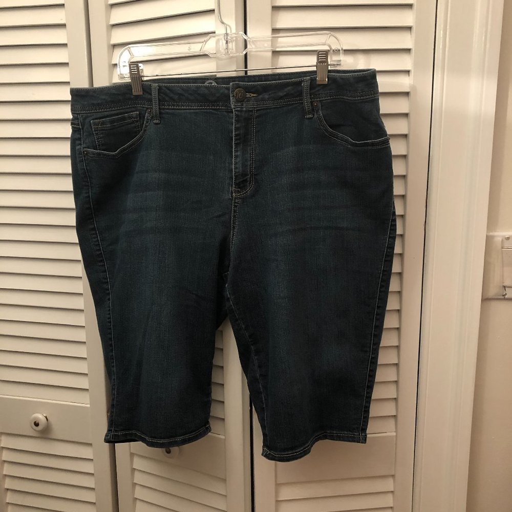 W62 Women Signature Fit Bermuda Shorts,  18